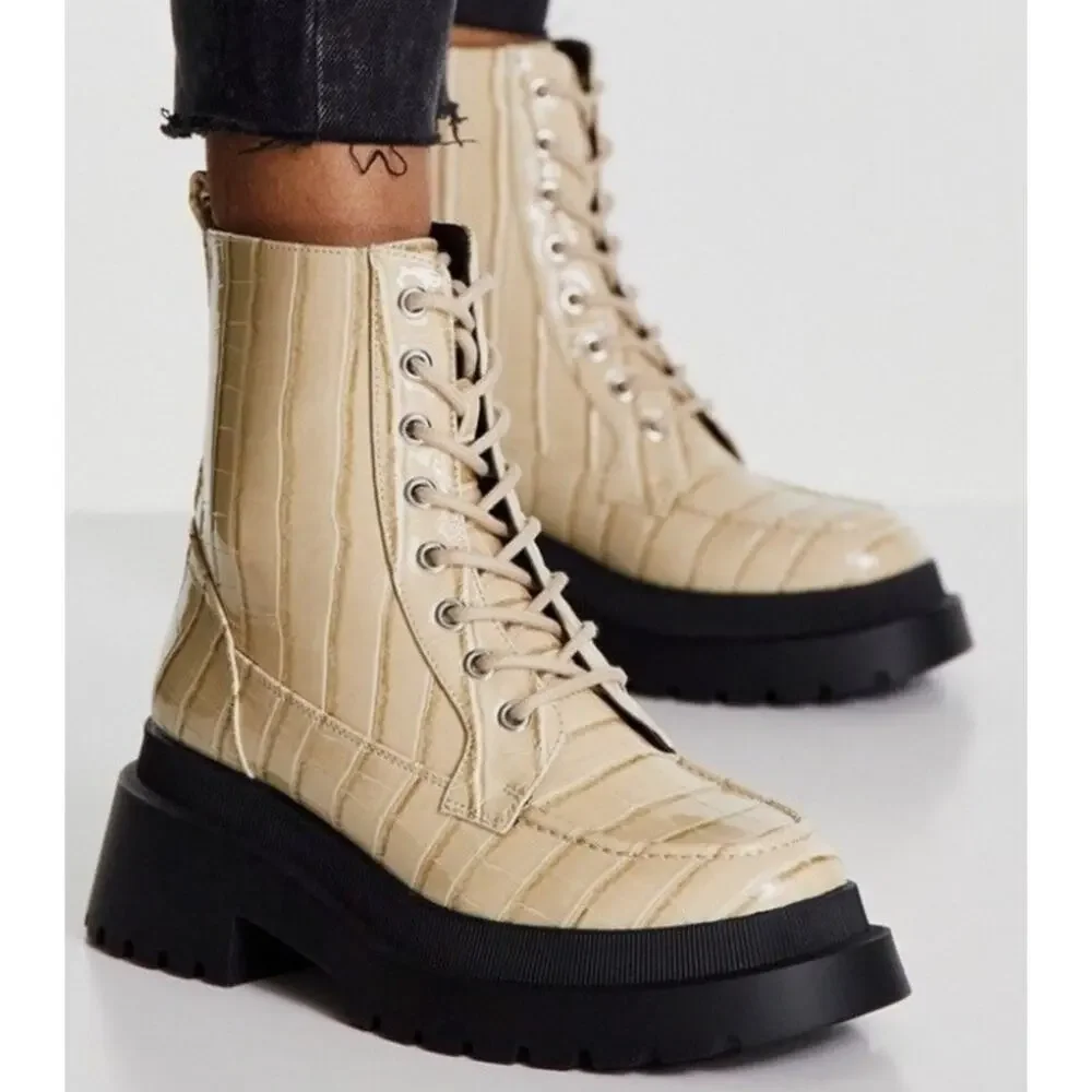 Topshop Women’s‎ 9.5/10 Kara Lace-Up Combat Boots Croc Embossed Beige Lug Sole